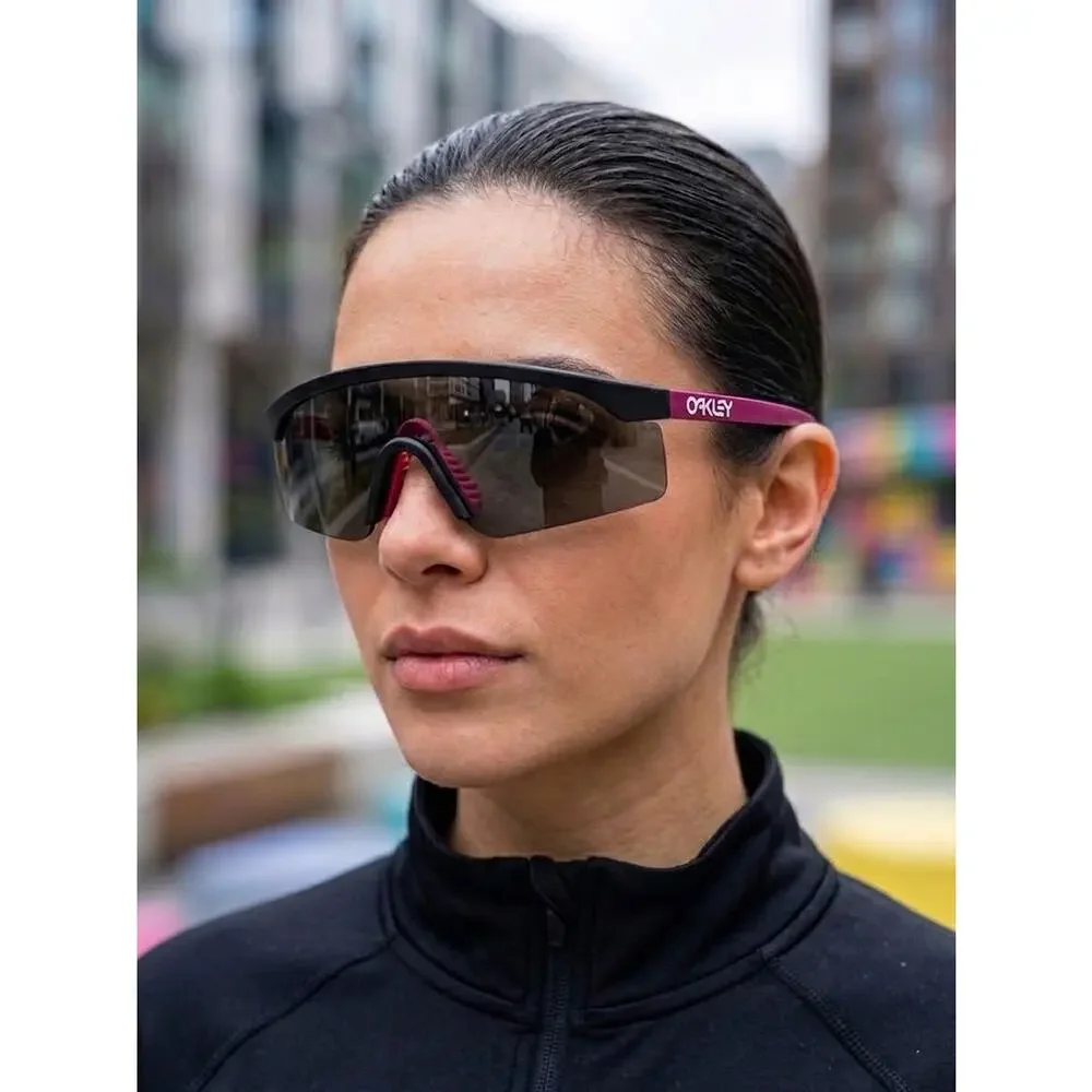 Vintage Oakley Razor Blades Sunglasses Black Pink Standard Stem Grey Shield Lens